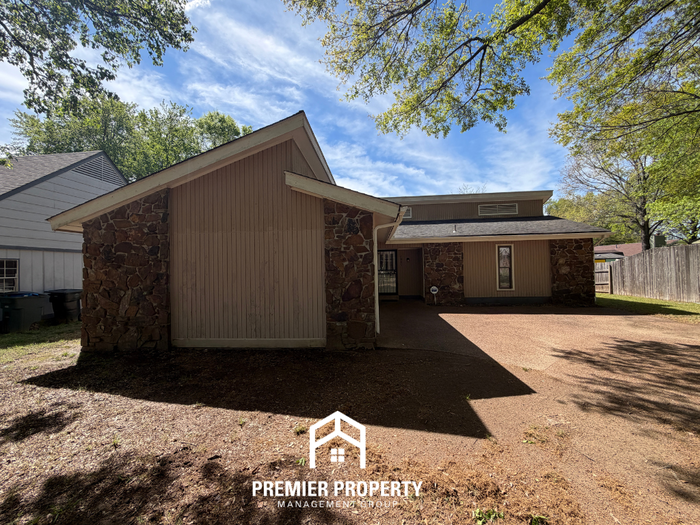 7907 Carol Elaine Cir