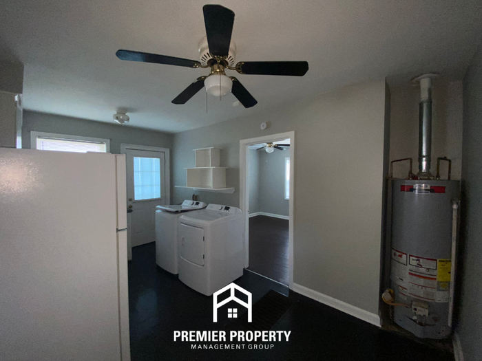 3912 Wales Ave - Photo 6 of 11