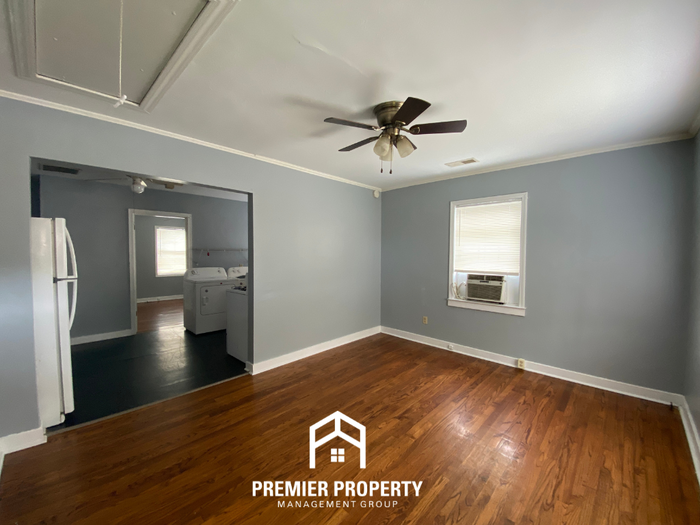 3914 Wales Ave - Photo 3 of 10