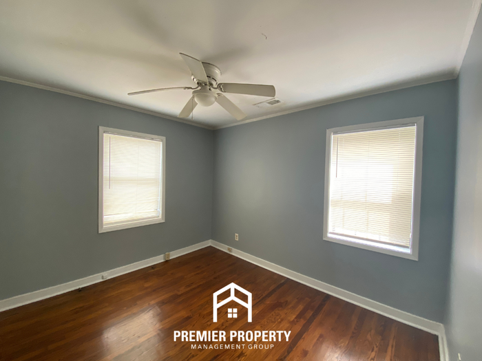 3914 Wales Ave - Photo 7 of 10