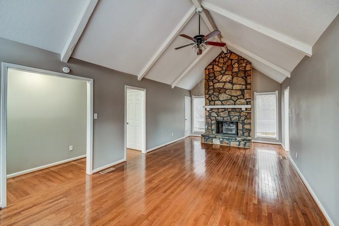 375 Ridgewood Dr - Photo 4 of 12