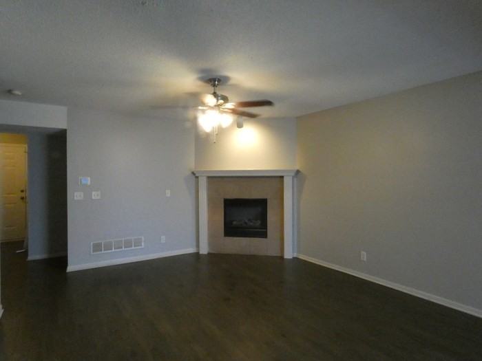 10632 N Locust Ct - Photo 3 of 16