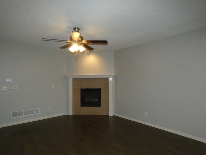 10632 N Locust Ct - Photo 4 of 16