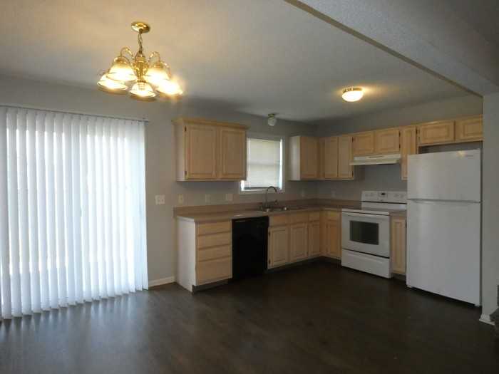 10632 N Locust Ct - Photo 5 of 16