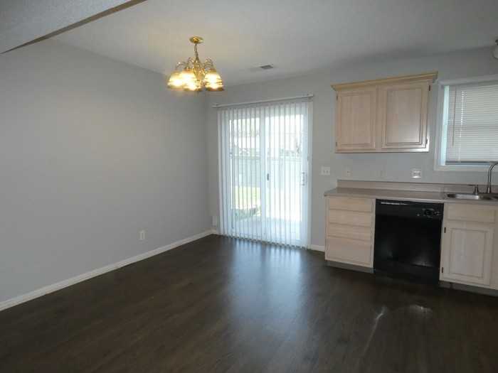 10632 N Locust Ct - Photo 6 of 16