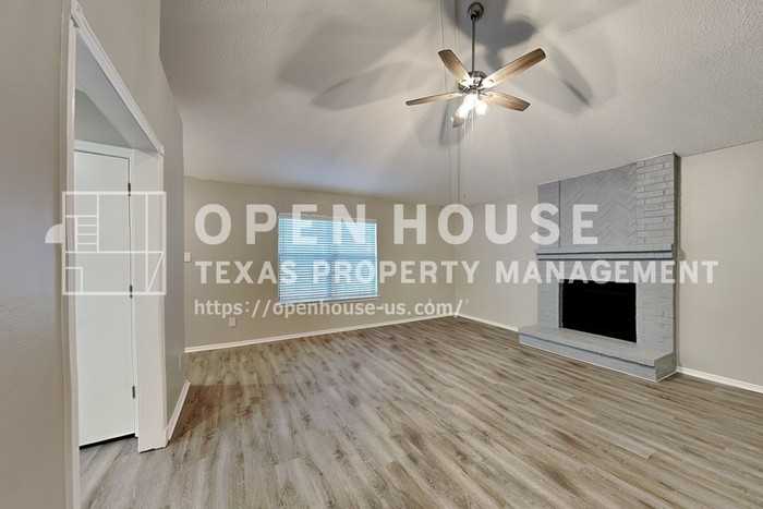 4010 David Dr - Photo 5 of 18