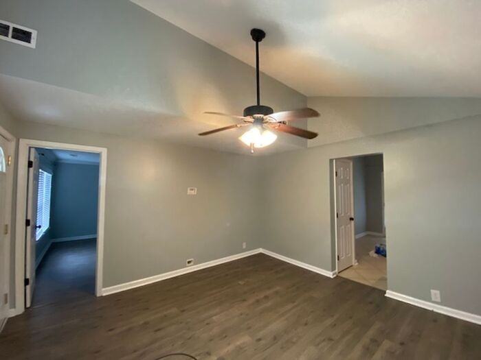 1112 Wellman Ave Ne - Photo 4 of 16