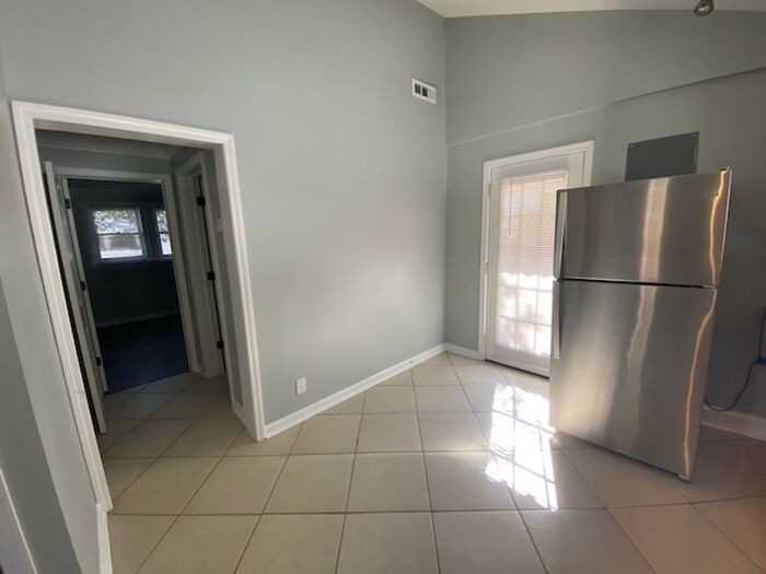 1112 Wellman Ave Ne - Photo 6 of 16