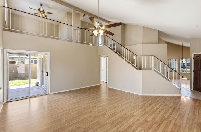 1295 N Blackstone Dr - Photo 4 of 32