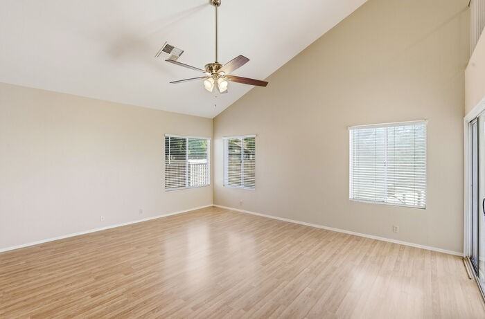 1295 N Blackstone Dr - Photo 5 of 32