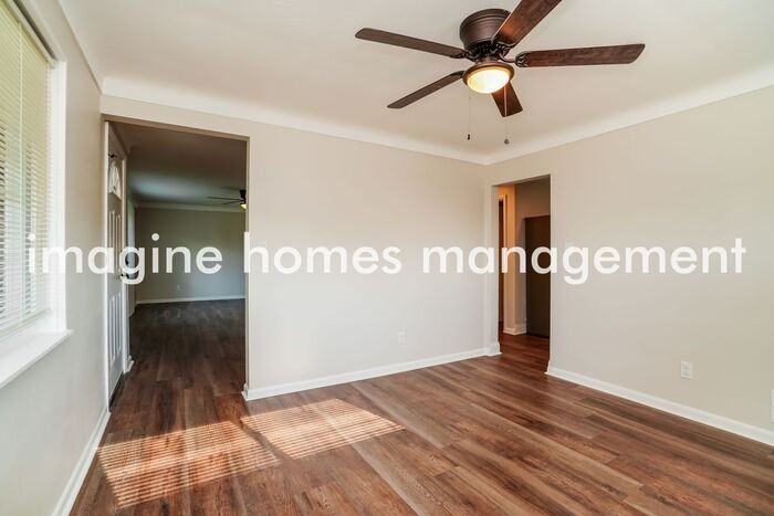 12400 Adams Dr - Photo 5 of 15