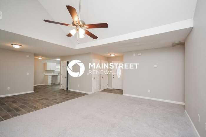 722 Jockey Ln - Photo 4 of 16