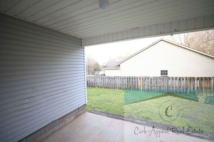 1402 Smoot Dr - Photo 3 of 15