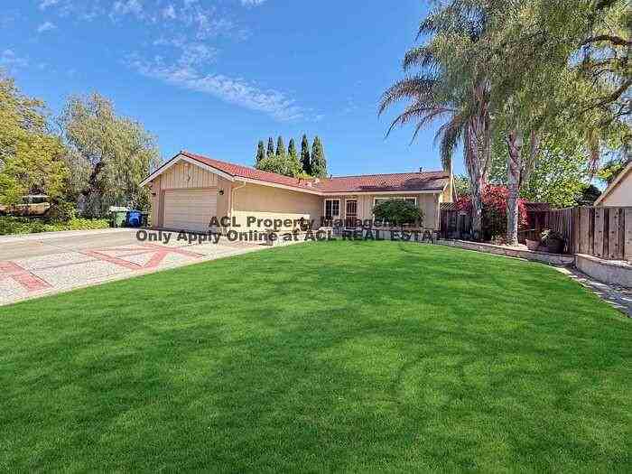 3056 Stonehenge Rd - Photo 2 of 18