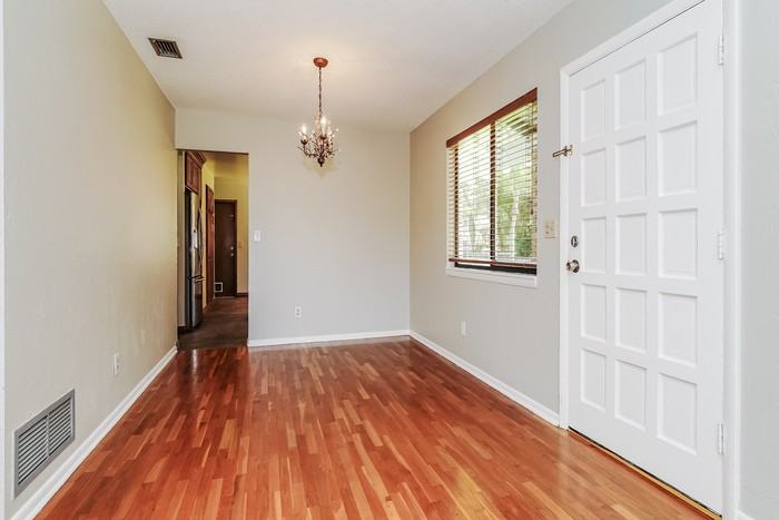 55 Windrift Ct - Photo 5 of 15