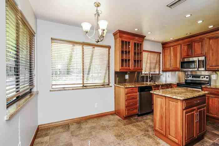 55 Windrift Ct - Photo 6 of 15