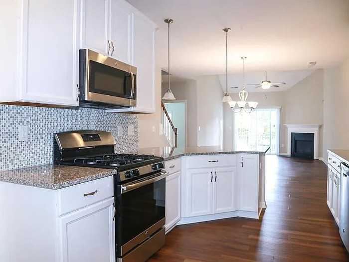 201 Gulley Glen Dr - Photo 3 of 27