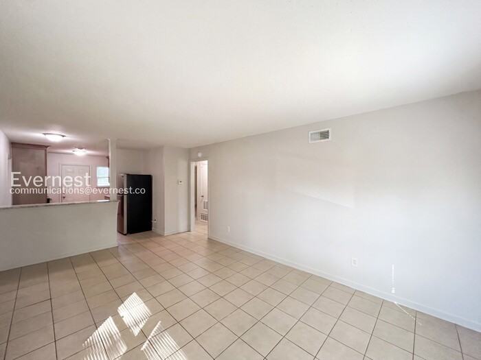 1416 Moss Point Dr - Photo 3 of 34