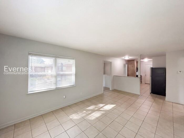 1416 Moss Point Dr - Photo 4 of 34