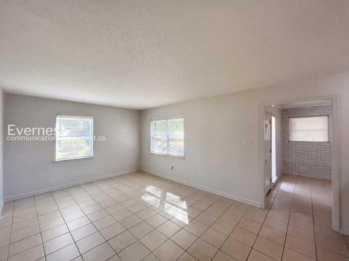 1416 Moss Point Dr - Photo 5 of 34