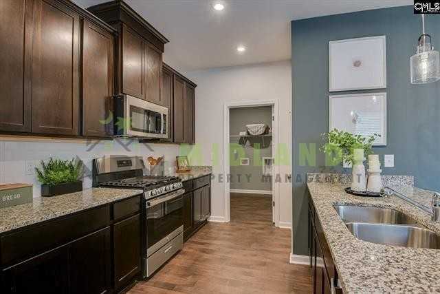 467 Lady Liberty Way - Photo 3 of 32