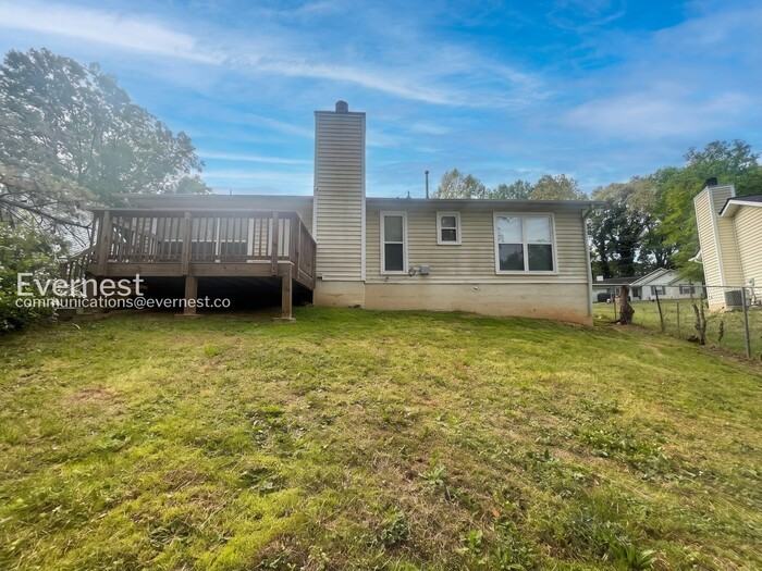 2132 Briar Glen Ln Sw - Photo 2 of 27