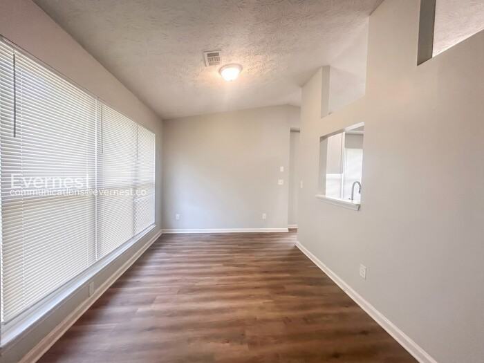 2132 Briar Glen Ln Sw - Photo 5 of 27