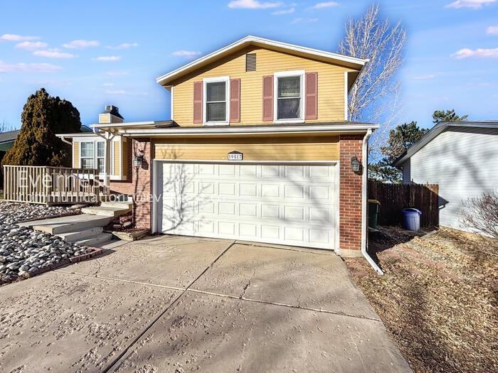 19517 E Purdue Pl - Photo 2 of 32