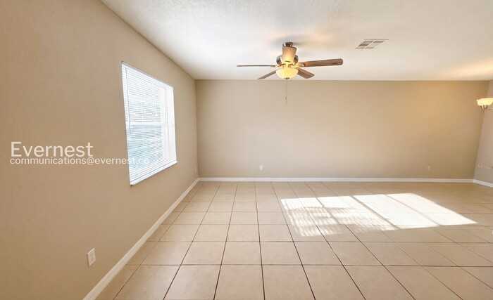 3060 Saint Paul Dr - Photo 4 of 19