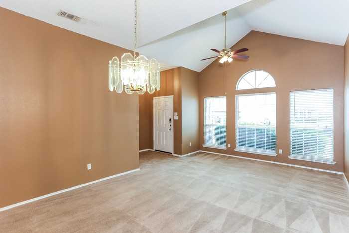 7014 Snowivy Ct - Photo 3 of 20