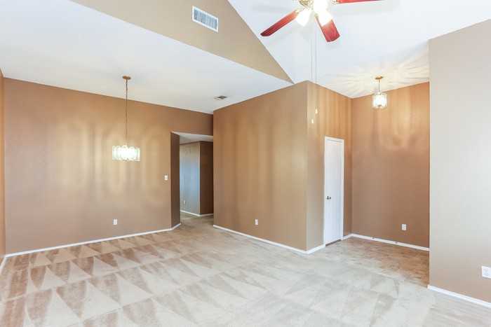 7014 Snowivy Ct - Photo 4 of 20