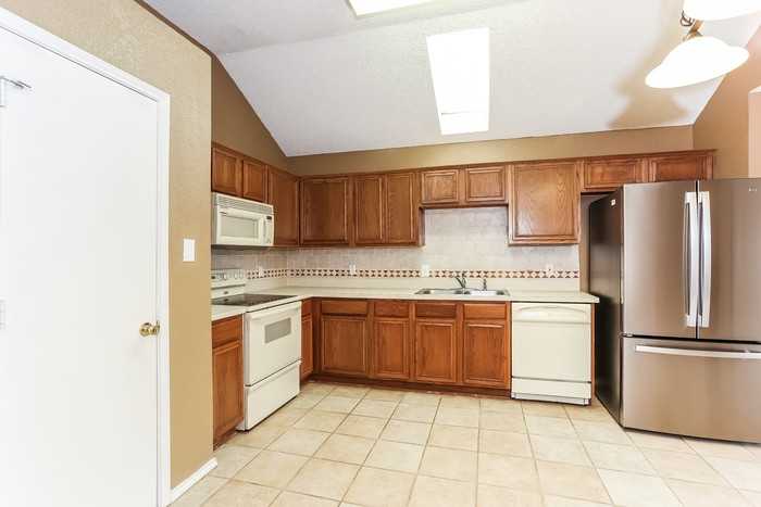 7014 Snowivy Ct - Photo 7 of 20