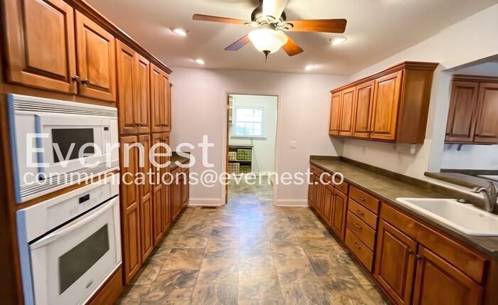 5737 Garrett Dr - Photo 3 of 29