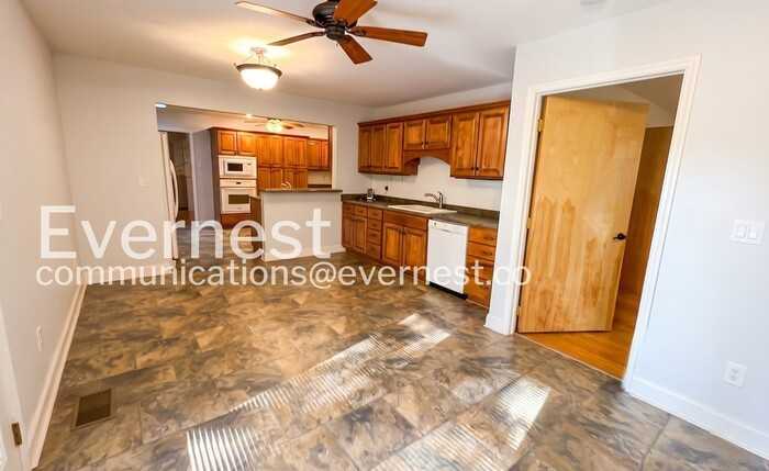 5737 Garrett Dr - Photo 6 of 29