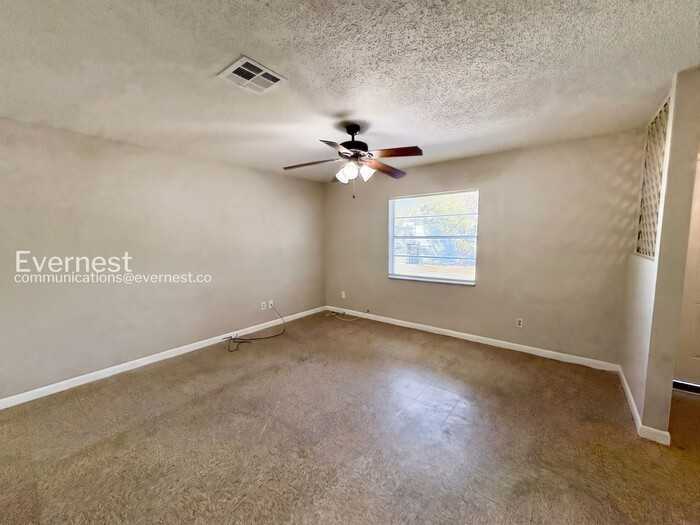 3062 Saint Paul Dr - Photo 2 of 16