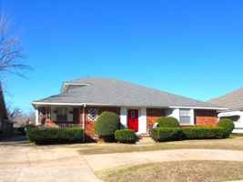 featured image of 3611 N Drexel Blvd