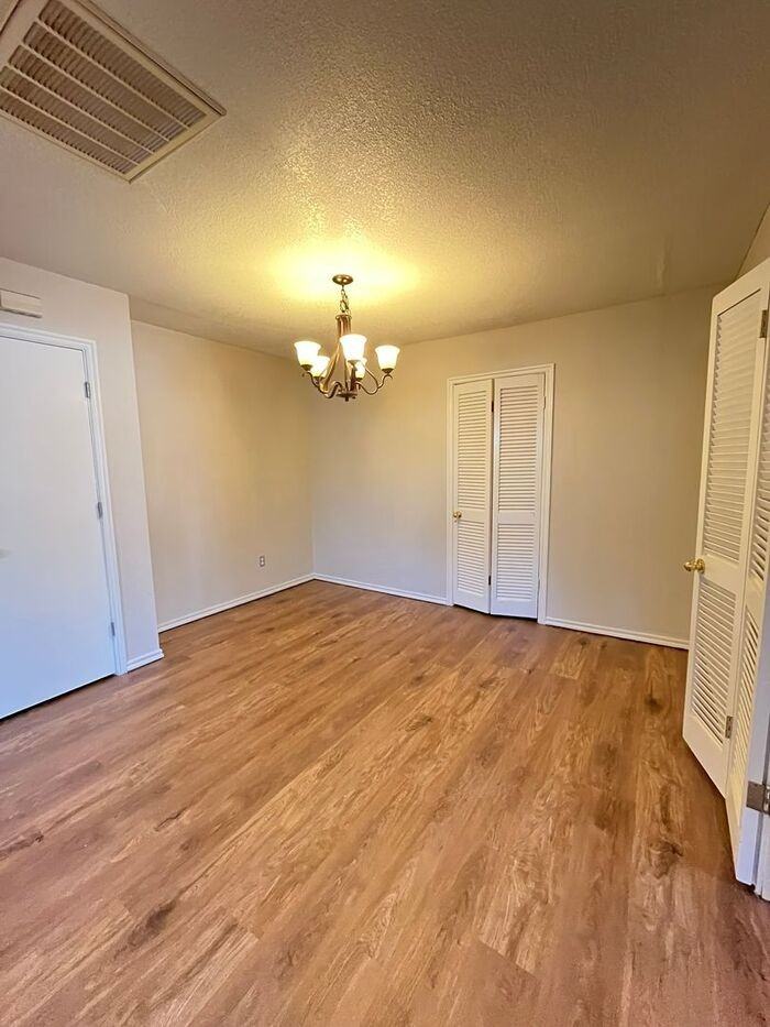 3611 N Drexel Blvd - Photo 7 of 16