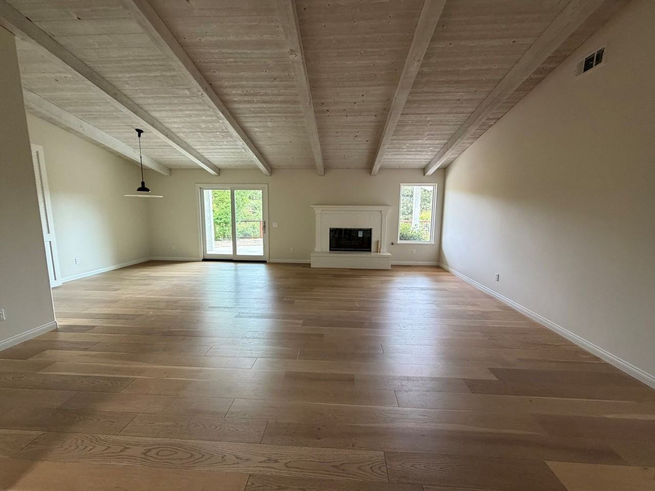 632 Hillside Dr - Photo 2 of 22