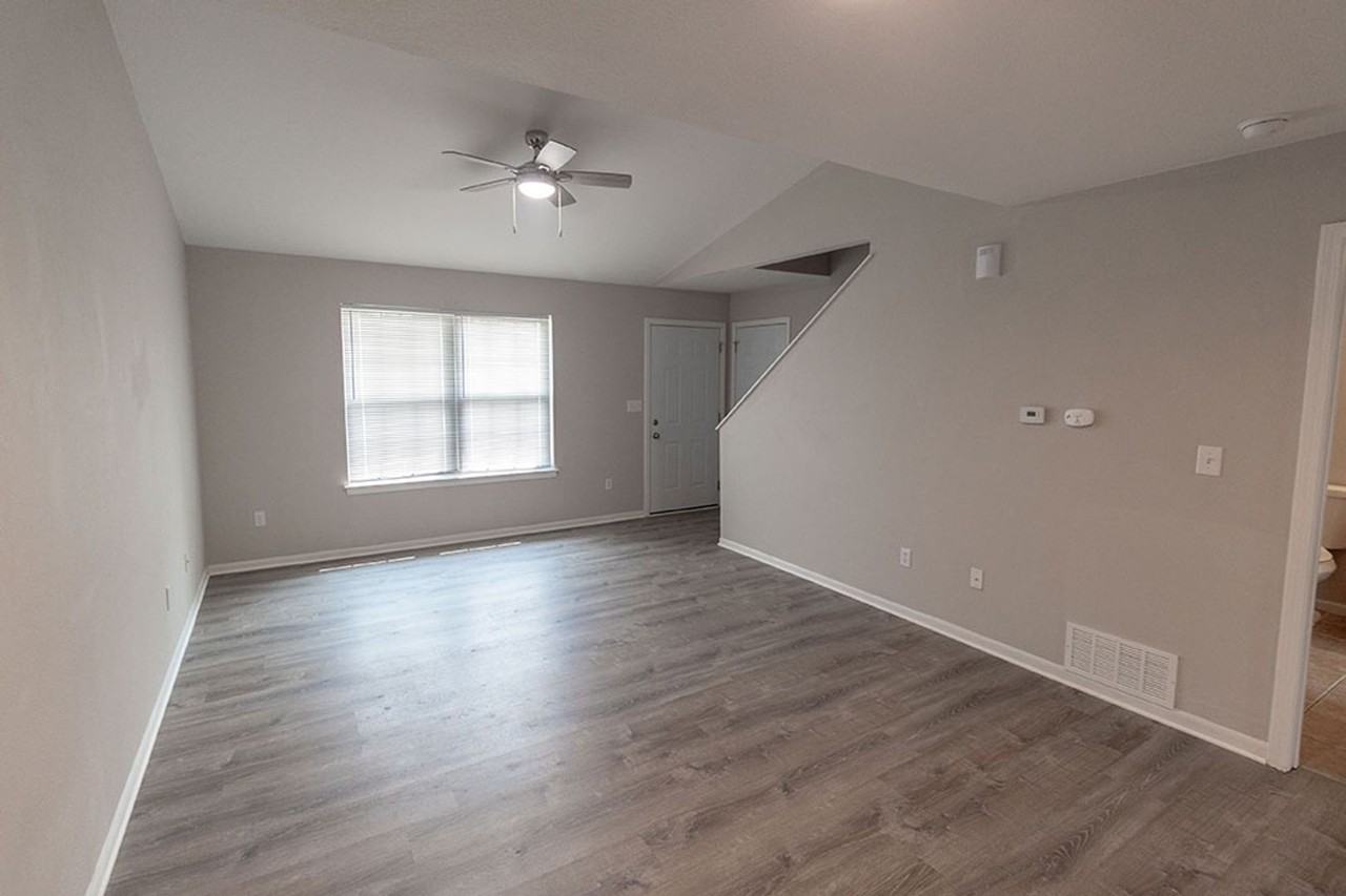 1427 Greensboro Dr - Photo 5 of 36