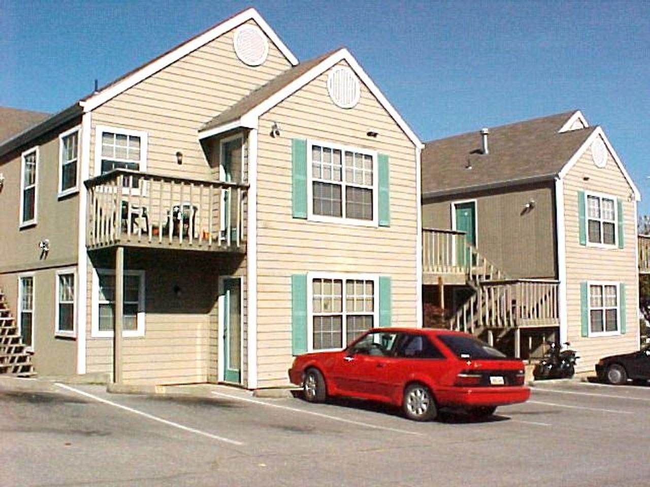 Woodward Apartments - Photo 7 of 12