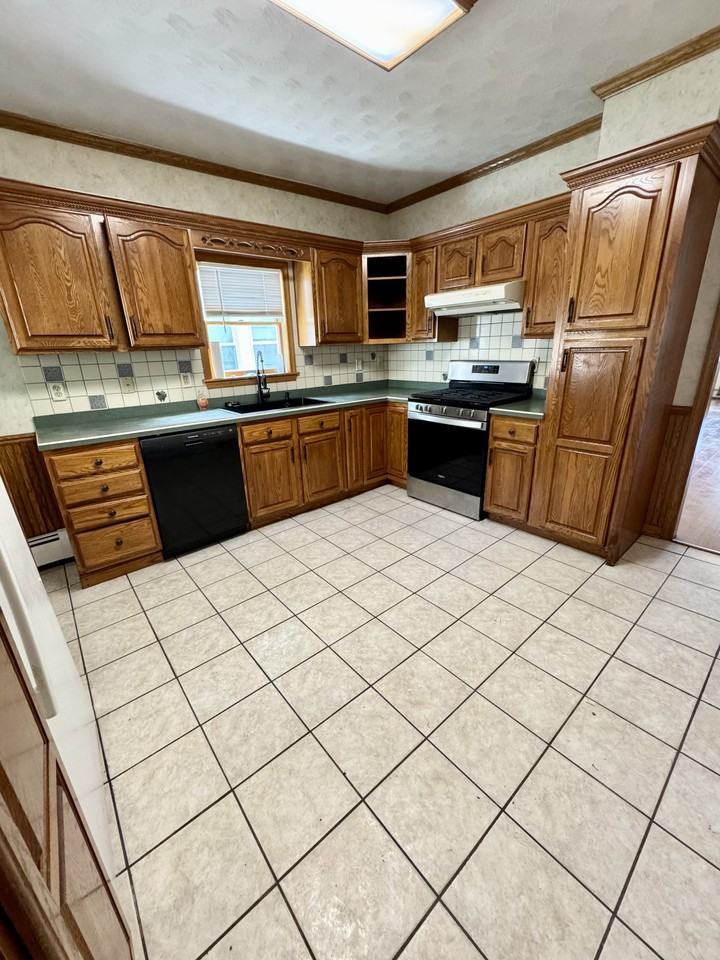 221 Bauer St #NA - Photo 3 of 6