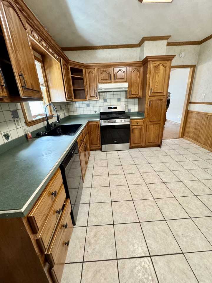 221 Bauer St #NA - Photo 4 of 6