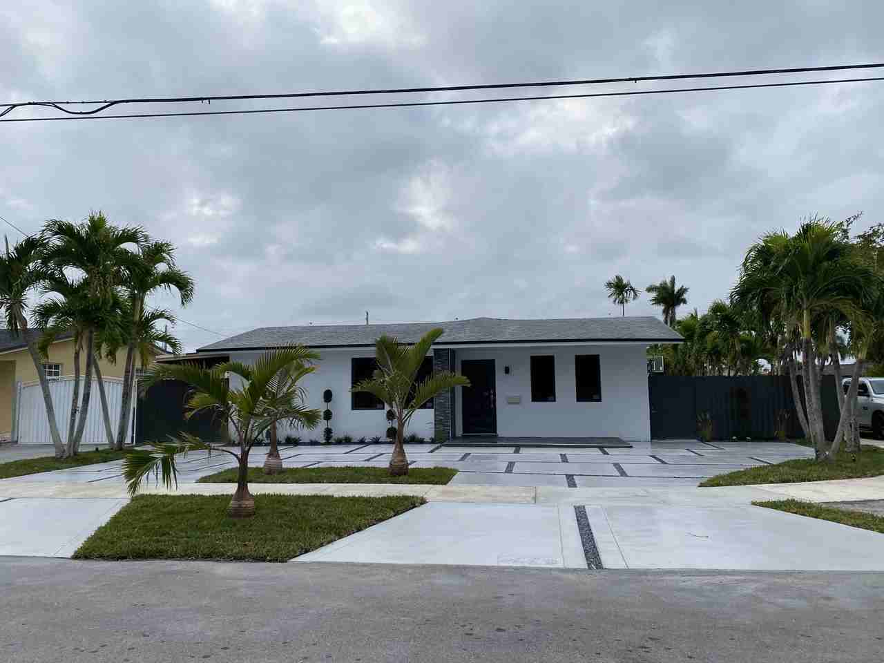 10360 Sw 7th St #NA - Photo 2 of 35