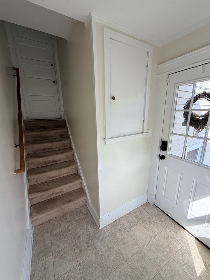 103 Birdsey Ave #2 - Photo 4 of 16