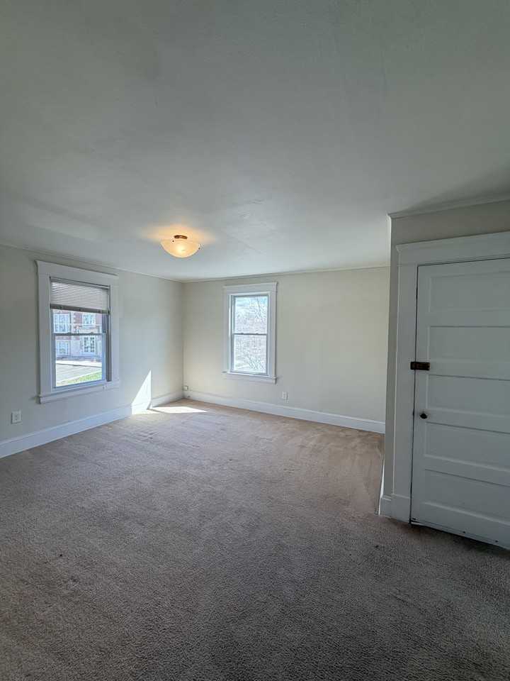 103 Birdsey Ave #2 - Photo 5 of 16