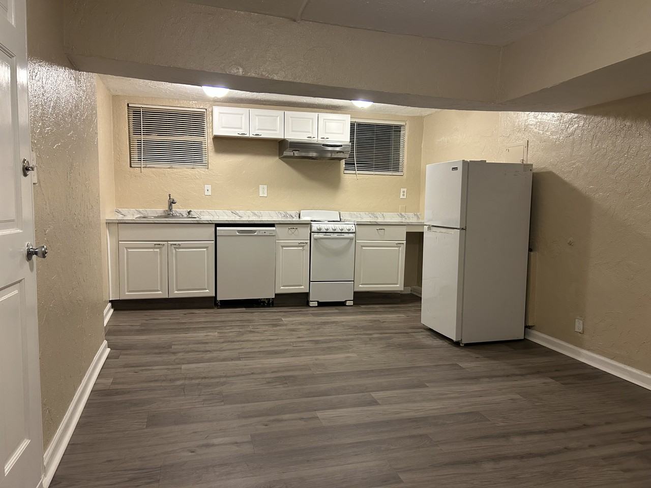 1483 Milwaukee St #6 - Photo 5 of 17