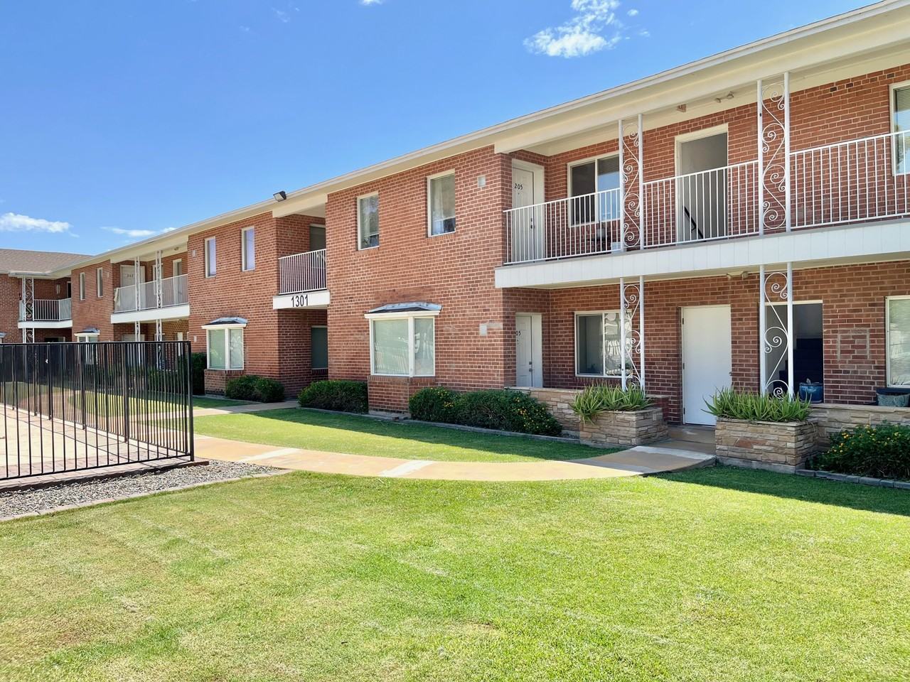 1301 E Thomas Rd #104 - Photo 3 of 32