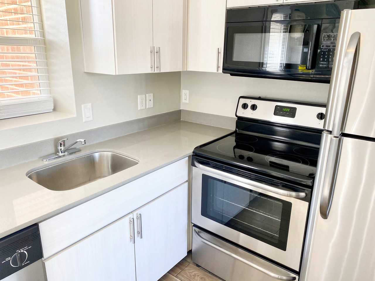 1301 E Thomas Rd #104 - Photo 7 of 32