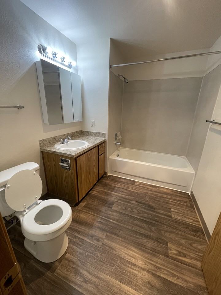 4602 S 55th St #1X1 - Photo 2 of 8