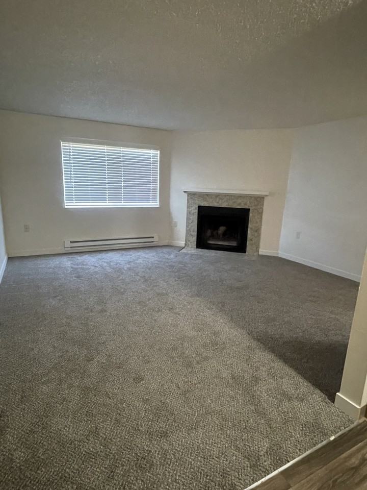 4602 S 55th St #1X1 - Photo 3 of 8